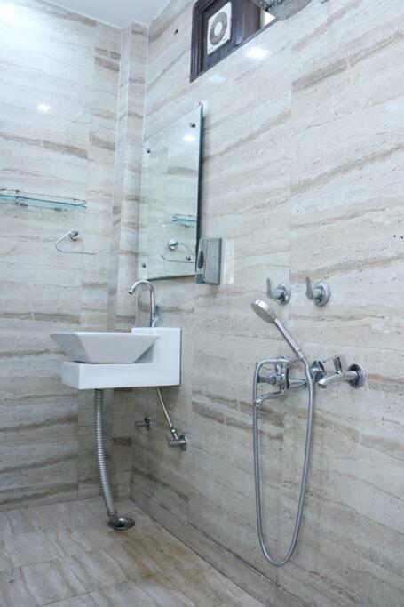 Apartment Purple Haze By - Bellus Living New Delhi