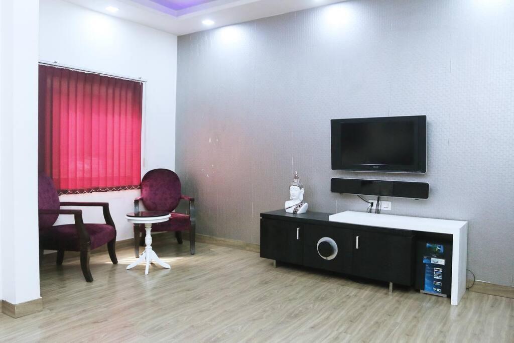 Apartment Purple Haze By - Bellus Living New Delhi